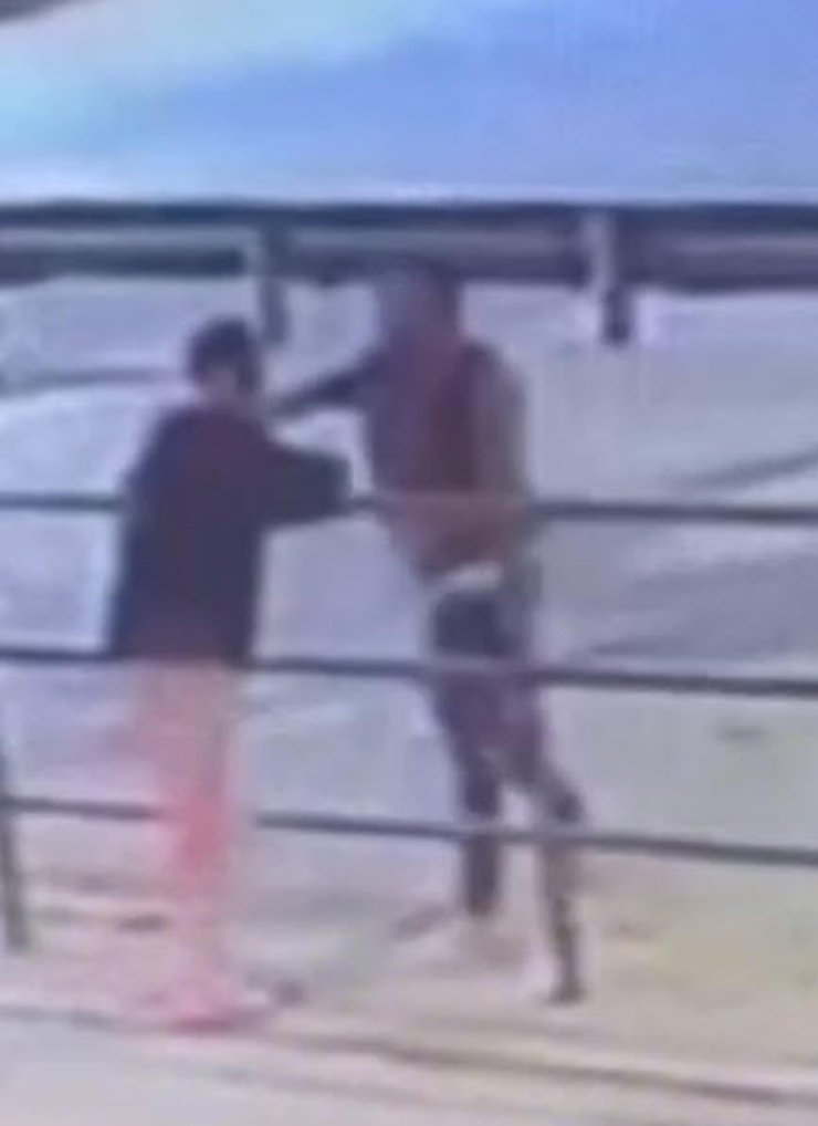 Şüpheliyle Arbede Sırasında Fevri Olarak Güç Kullanan Polis İle Bekçi Açığa Alındı