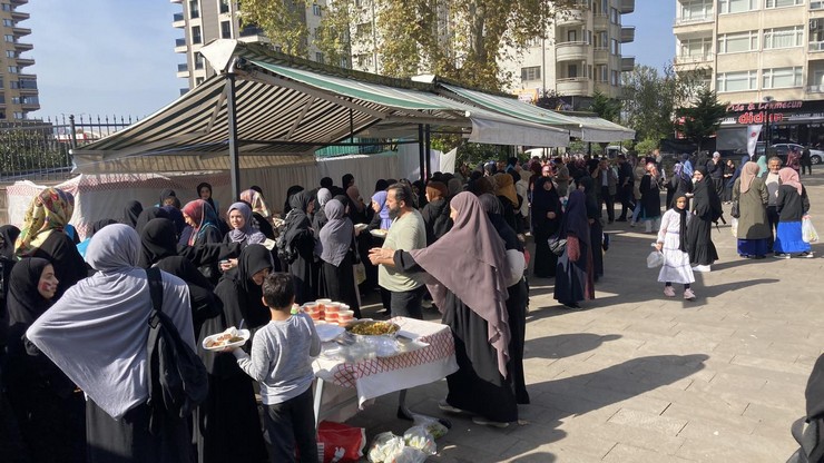 rize-valisi-ihsan-selim-baydas-geliri-filistine-bagislanmak-uzere-gulbahar-mahallesinde-acilan-hayir-carsisini-kermes-ziyaret-etti-8.jpg