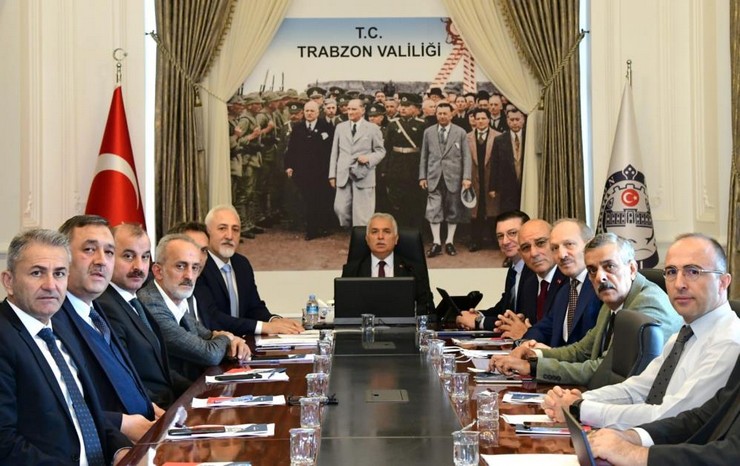 trabzon-il-istihdam-ve-mesleki-egitim-kurulu-2023-yili-4-donem-olagan-toplantisi-vali-aziz-yildirim-baskanliginda-gerceklestirildi-1.jpg