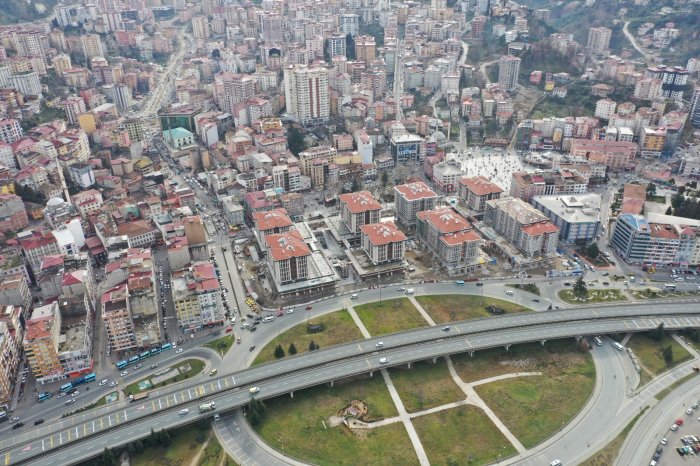 belediye-bloklari-ve-doktorlar-sitesi-yerine-yapilan-rize-ticaret-merkezi-5.jpg