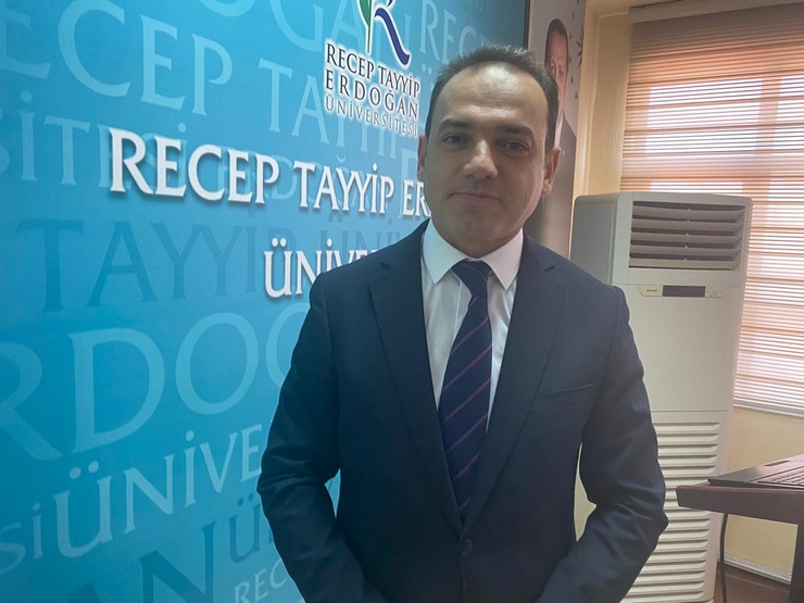 recep-tayyip-erdogan-universitesi-rteu-su-urunleri-fakultesi-ogretim-uyesi-prof-dr-ertugrul-agirbas-tarafindan-uluslararasi-karadeniz-gunu-kapsaminda-asidifikasyon-ve-iklim-degisikliginin-denizel-ekosi-4.jpg