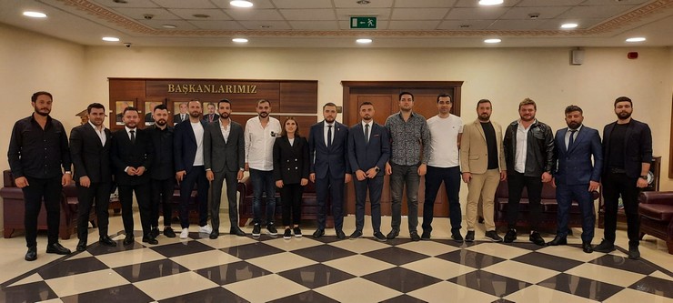 rize-genc-girisimciler-icra-kurulu-baskani-akkus-yeniden-baskan-secildi-1.jpg