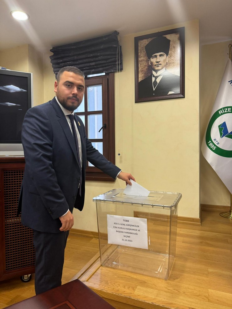 rize-genc-girisimciler-icra-kurulu-baskani-akkus-yeniden-baskan-secildi-2.jpg