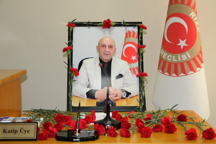 rize-il-genel-meclisi-kasim-ayi-olagan-toplantilarinin-birinci-birlesiminde-gectigimiz-hafta-hayatini-kaybeden-iyidere-il-genel-meclisi-uyesi-talat-tufekci-anildi-1.jpg