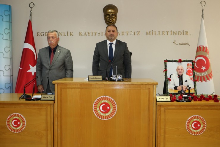 rize-il-genel-meclisi-kasim-ayi-olagan-toplantilarinin-birinci-birlesiminde-gectigimiz-hafta-hayatini-kaybeden-iyidere-il-genel-meclisi-uyesi-talat-tufekci-anildi-5.jpg