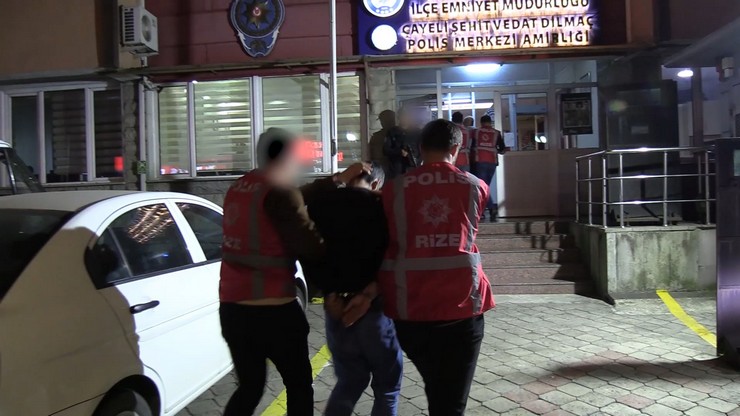 rizede-hirsizlik-yapan-2-yabanci-uyruklu-kisi-tutuklandi-2.jpg