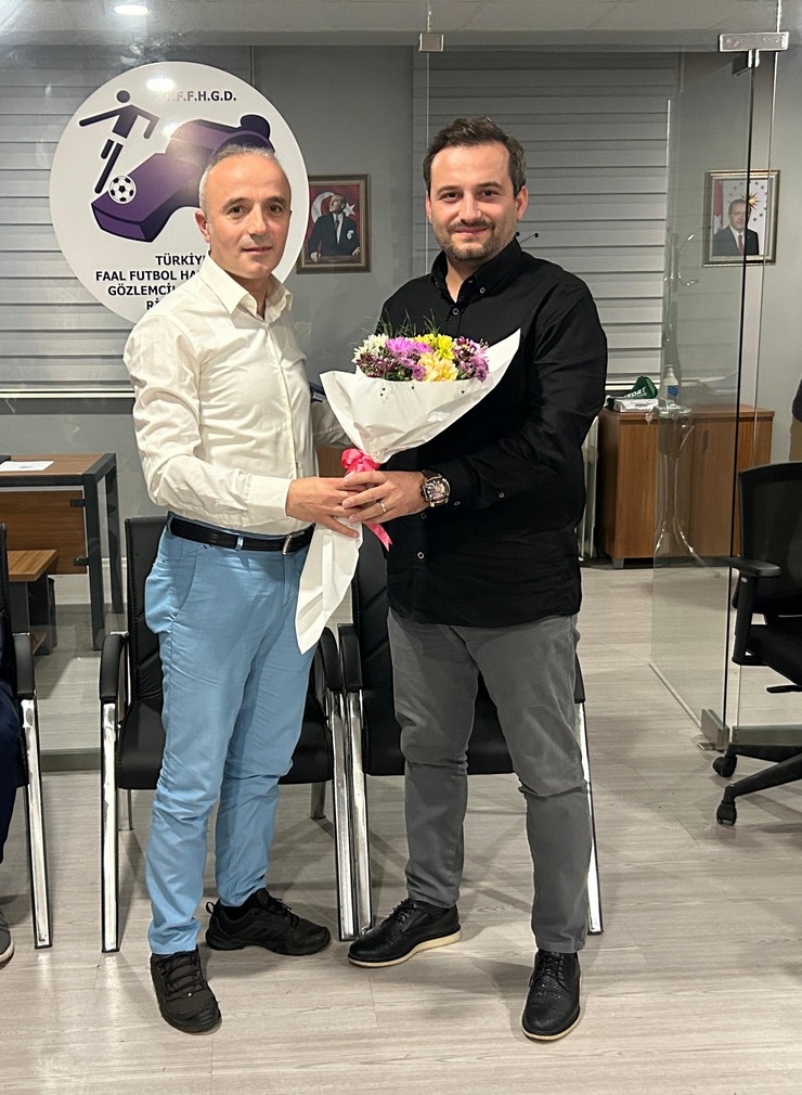 2012-2013-futbol-sezonunda-rize-il-hakem-kurulunda-baskan-olarak-goreve-baslayan-serdar-serdar-11-yildir-basariyla-yuruttugu-gorevini-gursel-yelkenciye-devretti-1.jpg