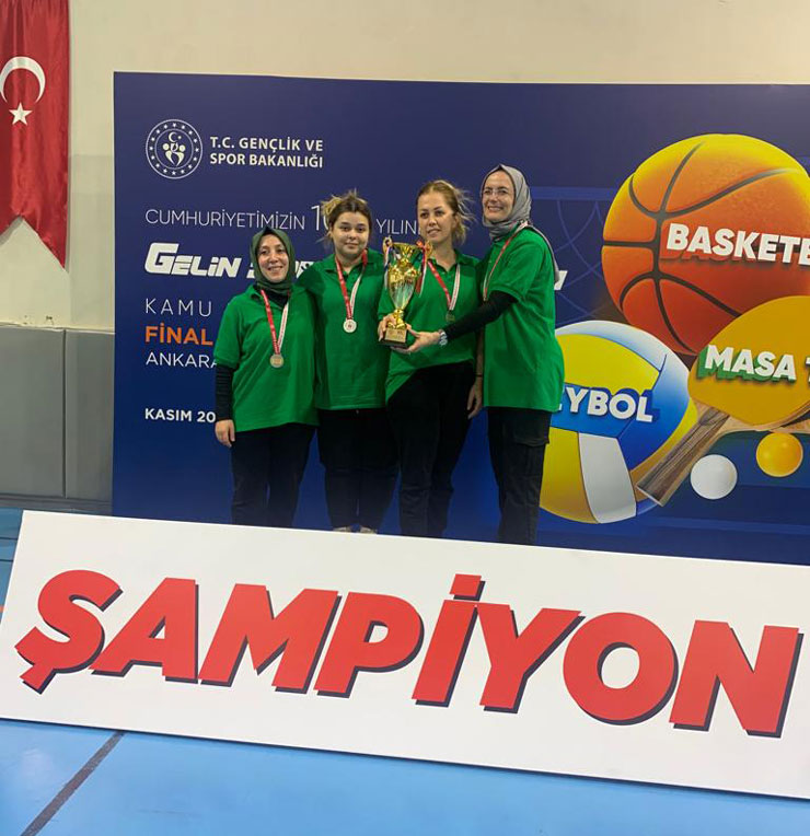 rize-saglik-mudurlugu-kadin-masa-tenisi-takimi-100-yil-kamu-spor-oyunlarinda-turkiye-2-si-oldu-2.jpg