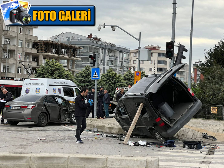 samsunun-atakum-ilcesinde-sivil-polis-araciyla-hafif-ticari-aracin-carpistigi-kazada-2si-agir-4-kisi-yaralandi.jpg