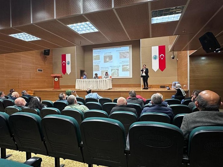 rizede-kahverengi-kokarca-bocegine-karsi-mucadele-toplantisi-duzenlendi-2.jpg
