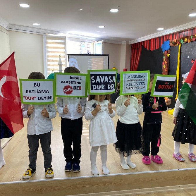 rizede-minik-ogrencilerden-filistinli-kardeslerine-dua-1.jpg