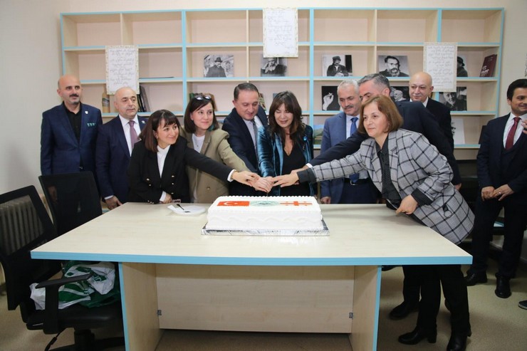 rteude-sota-rustaveli-gurcu-dili-bolum-kitapligi-acilisi-gerceklestirildi-1.jpg