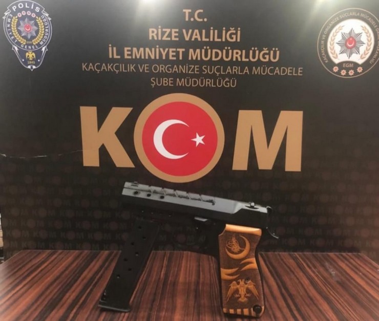 rizede-17-ruhsatsiz-silah-ele-gecirildi-1-kisi-tutuklandi-1.jpg