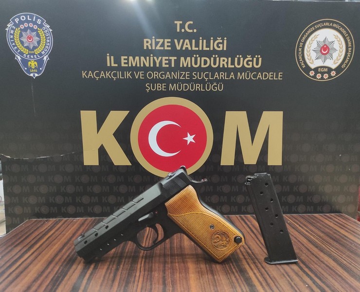 rizede-17-ruhsatsiz-silah-ele-gecirildi-1-kisi-tutuklandi-5.jpg