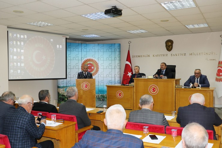 rize-il-genel-meclisi-toplantisinda-rize-il-ozel-idaresinin-2024-yili-butcesi-816-milyon-tl-olarak-belirlendi-5.jpg