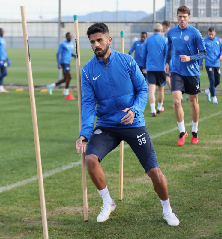 caykur-rizespor-rams-basaksehir-maci-hazirliklarini-surdurdu-2.jpg