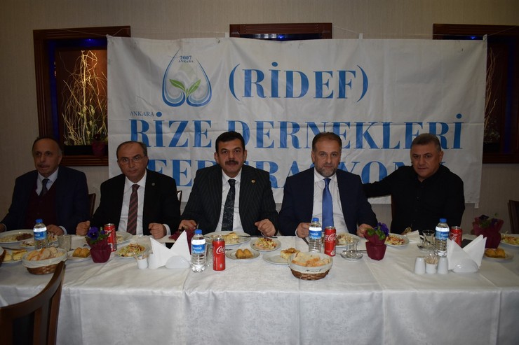 rize-dernekleri-federasyonu-ridef-tarafindan-duzenlenen-geleneksel-ogretmenler-gunu-yemegi-ankara-kartallar-holding-salonunda-gerceklestirildi-1.jpg
