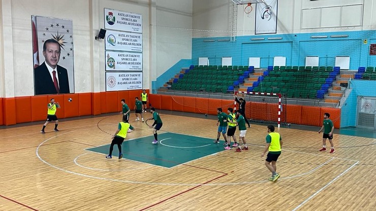 guneysu-spor-hentbol-takimi-antrenmanda-6.jpg