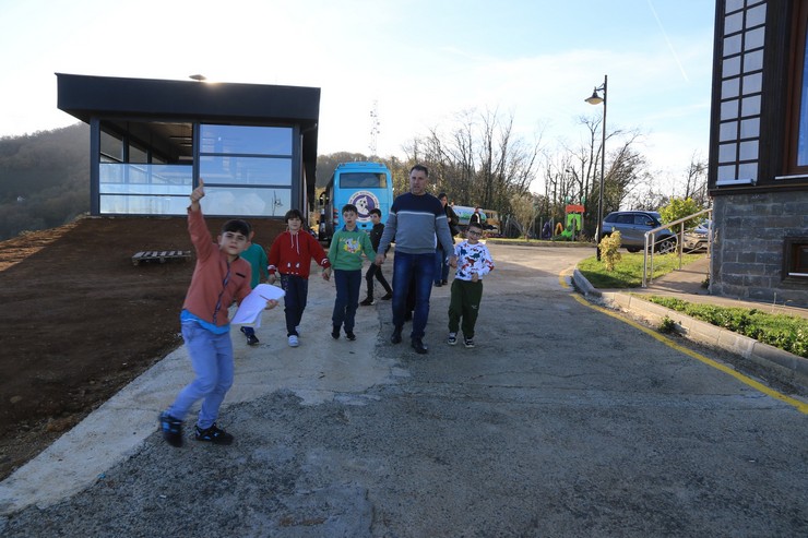 rize-belediyesi-tarafindan-baslatilan-dilruba-bulusmalari-3-aralik-dunya-engelliler-gunu-farkindalik-etkinlikleri-kapsaminda-ozel-gereksinimli-cocuklarla-devam-etti-3.jpg