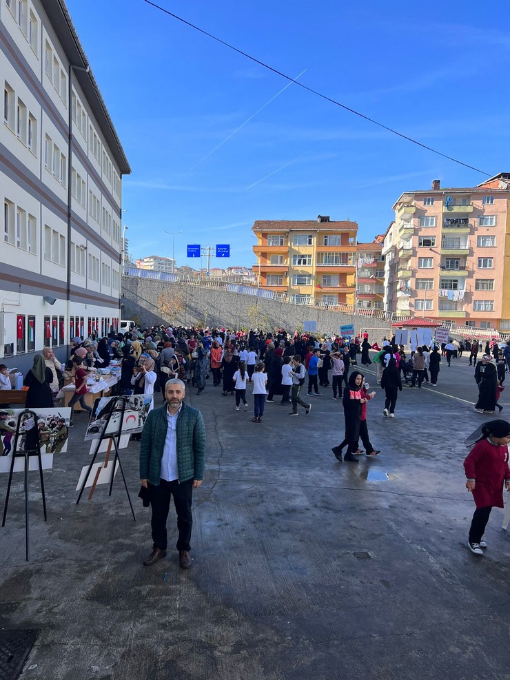 rizede-3-okulda-filistine-destek-amaciyla-kermes-duzenledi-7.jpg