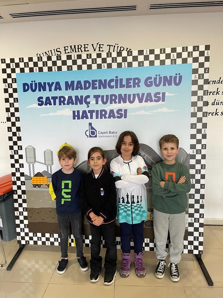 ayeli-bakir-isletmelerinden-dunya-madenciler-gununde-satranc-turnuvasi-3.jpg
