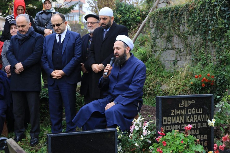 rize-belediyesi-eski-baskan-yardimcisi-ve-ak-parti-eski-il-baskan-yardimcisi-osman-karavin-vefatinin-7-yilinda-mezari-basinda-anildi-6.jpg