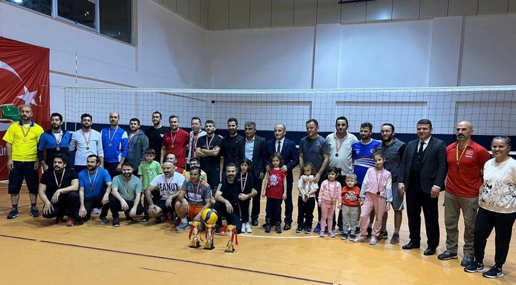 cayelide-okullar-arasi-voleybol-turnuvasi-duzenlendi-2.jpg