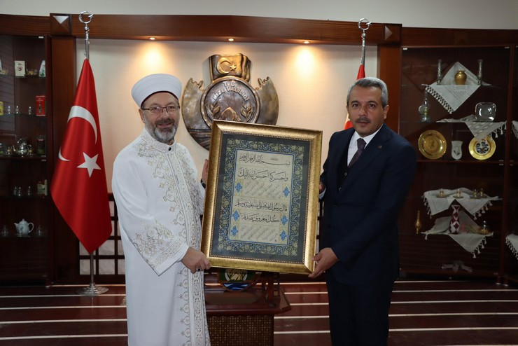 diyanet-isleri-baskani-erbastan-rizede-7.jpg