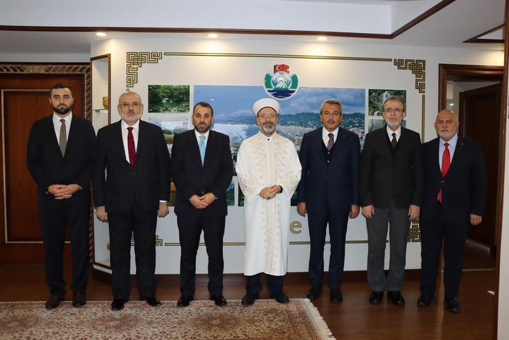 diyanet-isleri-baskani-erbastan-rizede-8.jpg