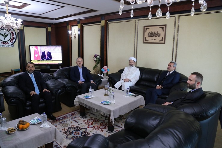 diyanet-isleri-baskani-prof-dr-ali-erbas-rizede-5.jpg