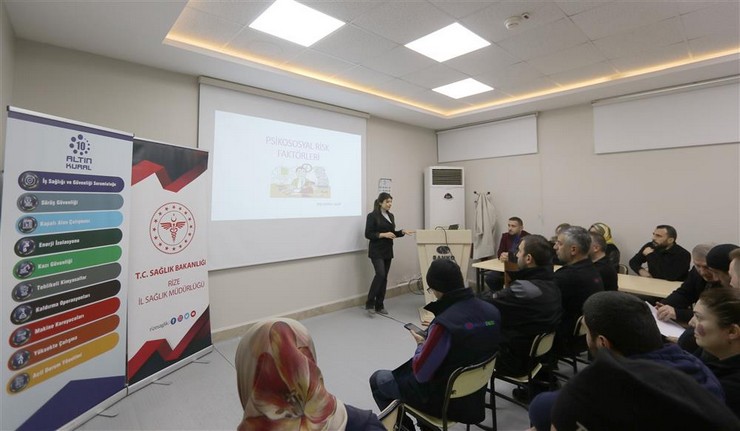 rize-il-saglik-mudurlugunce-sanko-enerji-fabrikasinda-calisan-personel-ve-yoneticilere-yonelik-psikososyal-risk-faktorleri-konulu-egitim-duzenlendi-1.jpg