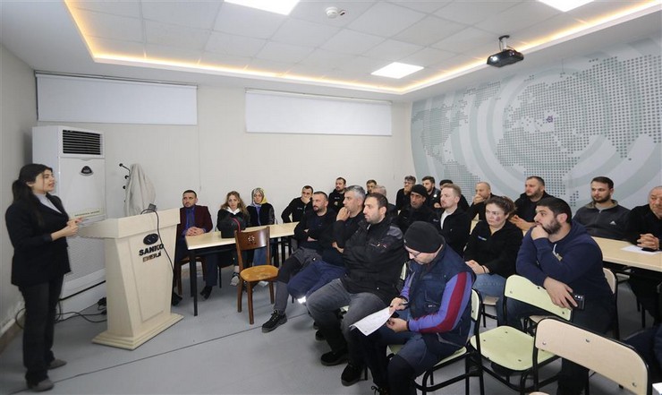 rize-il-saglik-mudurlugunce-sanko-enerji-fabrikasinda-calisan-personel-ve-yoneticilere-yonelik-psikososyal-risk-faktorleri-konulu-egitim-duzenlendi-3.jpg