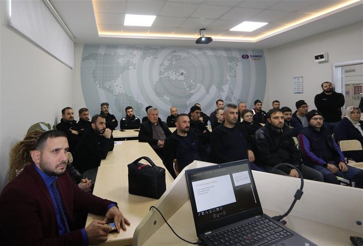 rize-il-saglik-mudurlugunce-sanko-enerji-fabrikasinda-calisan-personel-ve-yoneticilere-yonelik-psikososyal-risk-faktorleri-konulu-egitim-duzenlendi-4.jpg