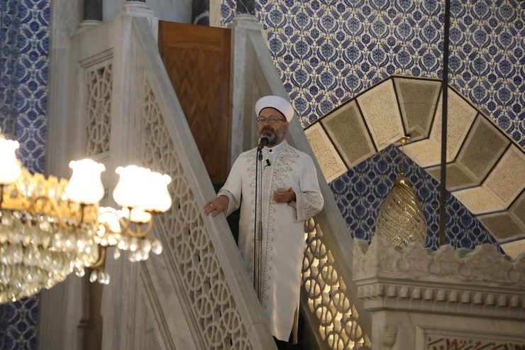 diyanet-isleri-baskani-prof-dr-ali-erbas-rizede-hutbe-irat-etti-3.jpg