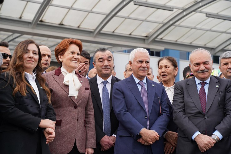 yi-parti-genel-baskani-meral-aksener-trabzonda-3.jpg