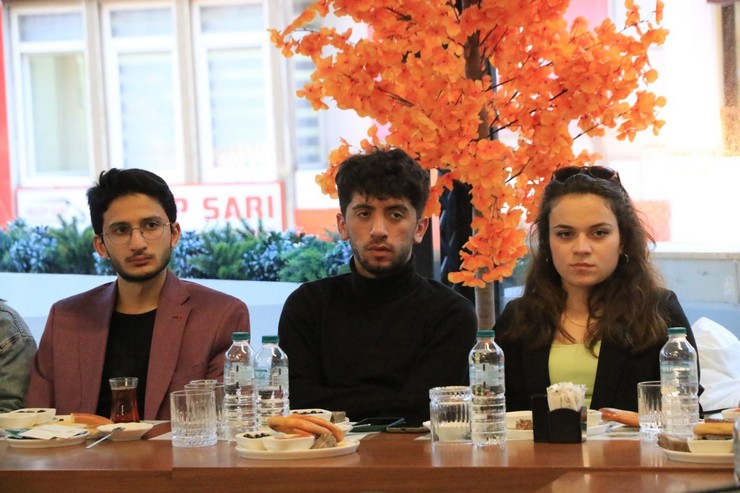 rize-belediye-baskani-metin-universitelilerle-bir-araya-geldi-5.jpg