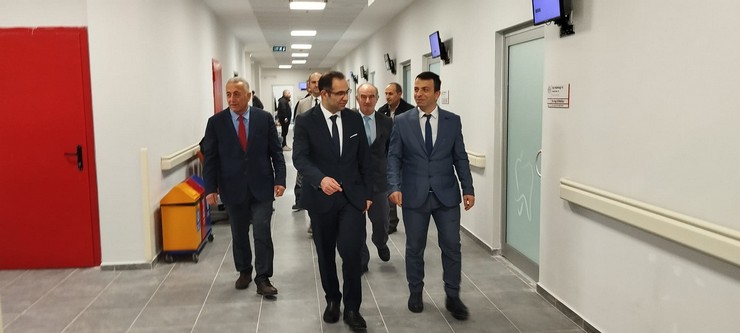artvin-saglik-kompleksi-hizmet-vermeye-basladi-2.jpg