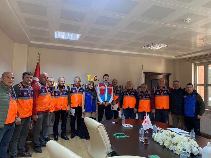 rizede-muhtarlar-afad-gonullusu-oluyor-4.jpg