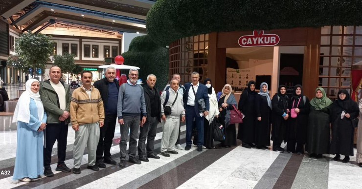 yurume-mesafeli-15-gunluk-10-tura-katilacak-rizeli-umreciler-rize-artvin-havalimanindan-dualarla-kutsal-topraklara-ugurlandi-1.jpg