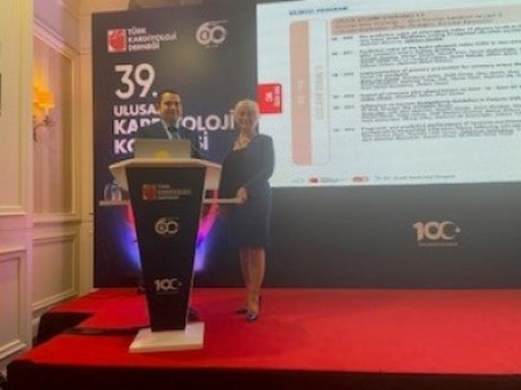 turk-kardiyoloji-kongresinde-bir-ilk-gerceklesti-2.jpg