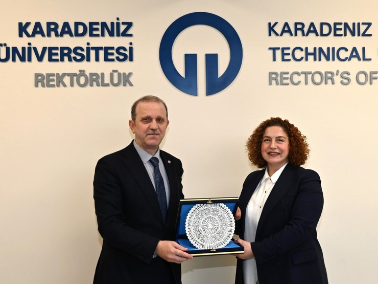 ktu-rektoru-prof-dr-hamdullah-cuvalci-dogu-karadeniz-bolge-kan-merkezi-muduru-dr-dila-barani-makaminda-kabul-etti-2.jpg