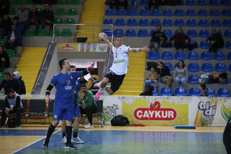 rize-belediyespor-besiktas-safi-cimento-hentbol-maci-3.jpg