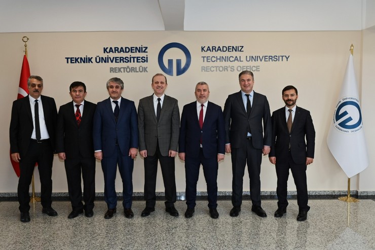 ktu-rektoru-prof-dr-hamdullah-cuvalci-osym-baskani-prof-dr-bayram-ali-ersoyu-makaminda-agirladi-4.jpg