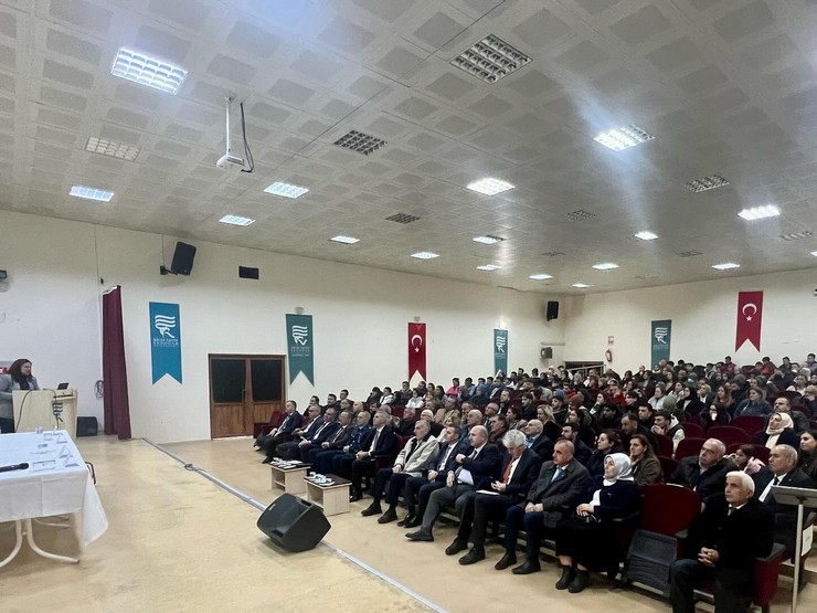 rteude-turkiye-yuzyilinda-rize-tarimi-konferansi-3.jpg
