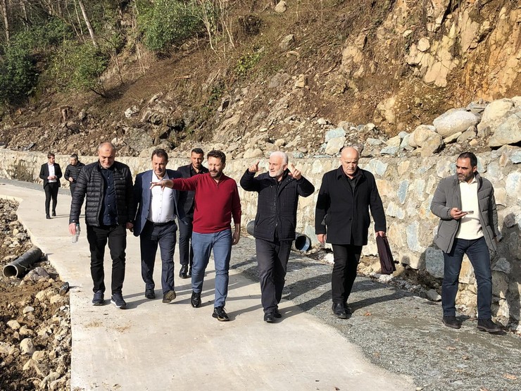 ak-parti-genel-merkez-teskilat-baskan-yardimcisi-ve-rize-milletvekili-muhammed-avci-camlihemsin-ilcesinde-devam-eden-yatirimlari-yerinde-inceledi-1.jpg