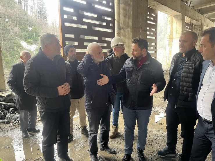 ak-parti-genel-merkez-teskilat-baskan-yardimcisi-ve-rize-milletvekili-muhammed-avci-camlihemsin-ilcesinde-devam-eden-yatirimlari-yerinde-inceledi-11.jpg