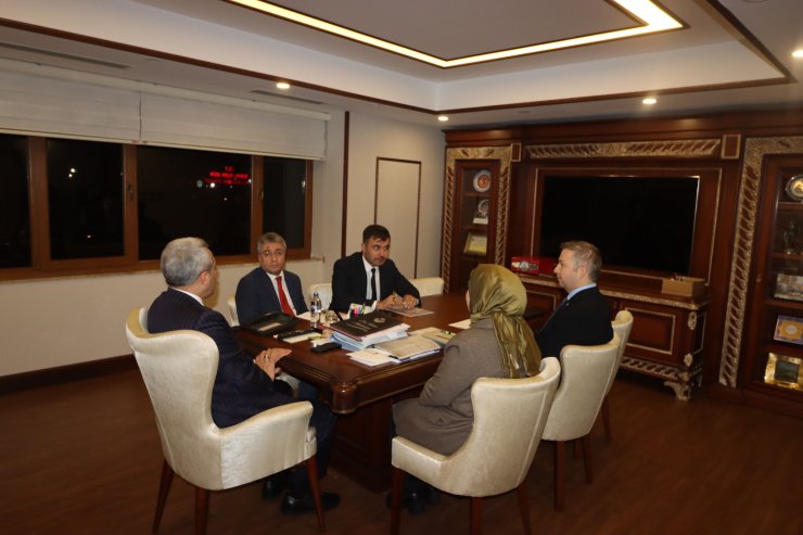 rize-valisi-ihsan-selim-baydas-2024-yilinin-ilk-toplantisini-yardimcilari-ile-birlikte-gerceklestirdi-1.jpg