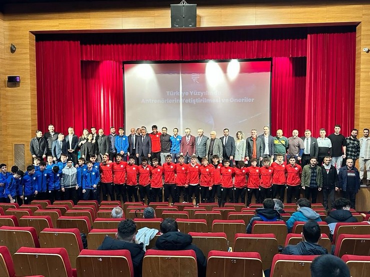 rteude-turkiye-yuzyilinda-antrenorlerin-yetistirilmesi-ve-oneriler-paneli-duzenlendi-1.jpg
