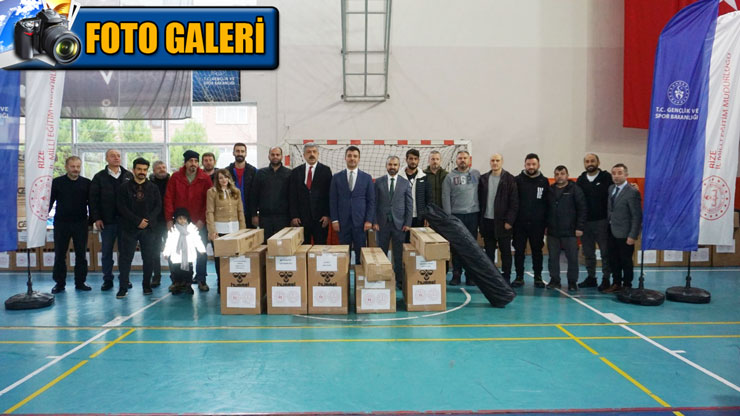 rize-valiligi-himayelerinde-145-okul-spor-kulubune-2milyon-degerinde-spor-malzemesi-ve-ekipman-dagitildi.jpg