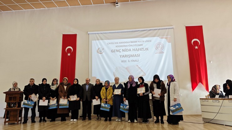rizede-anadolu-imam-hatip-lisesi-ve-imam-hatip-ortaokulu-ogrencileri-arasinda-yapilan-genc-nida-hafizlik-yarismasi-il-finali-cayelinde-yapildi-7-001.jpg